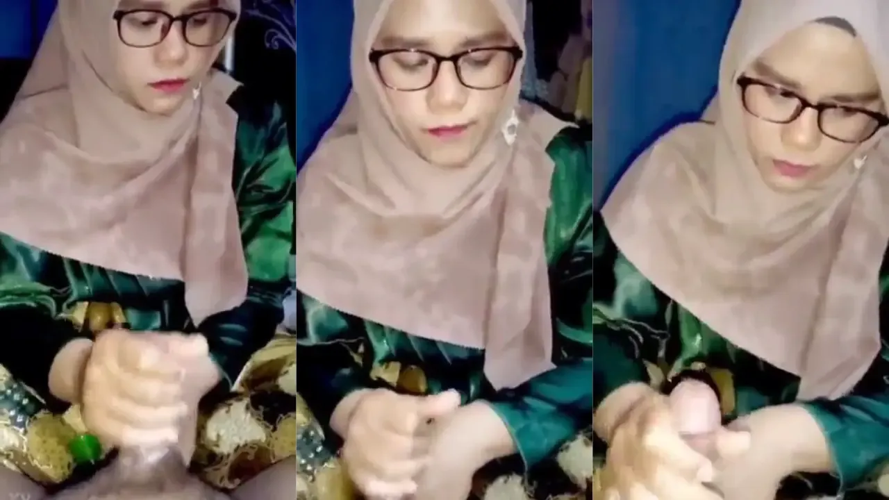 Jilbab Sange Kocok Kontol Sampe Crot Berleot